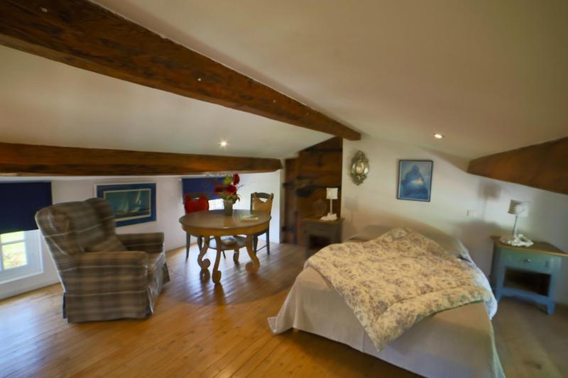 Maison - 484 m² - 12 pièces