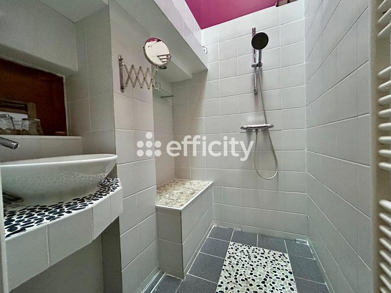 Maison - 372 m² - 11 pièces