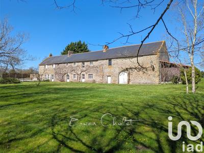 Maison - 240 m² - 6 pièces