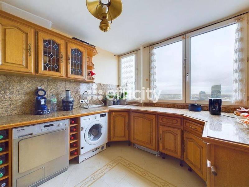 Appartement - 96 m² - 5 pièces