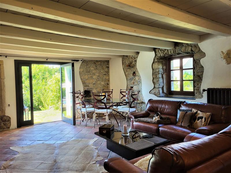 Maison - 150 m² - 10 pièces