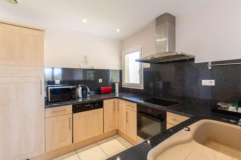 Maison - 140 m² - 5 pièces