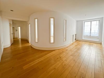Appartement - 128 m² - 5 pièces