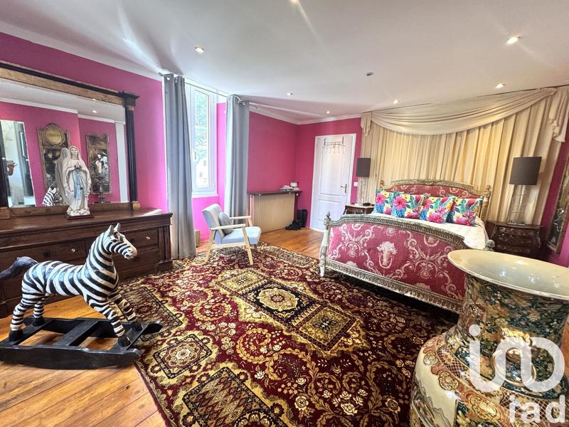 Maison - 181 m² - 7 pièces