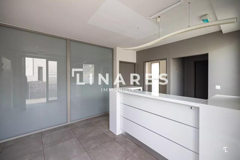 Bureau - 117 m² - 5 pièces