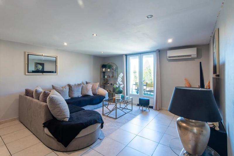 Villa - 280 m² - 11 pièces