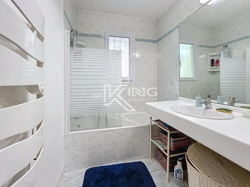 Appartement - 90 m² - 4 pièces