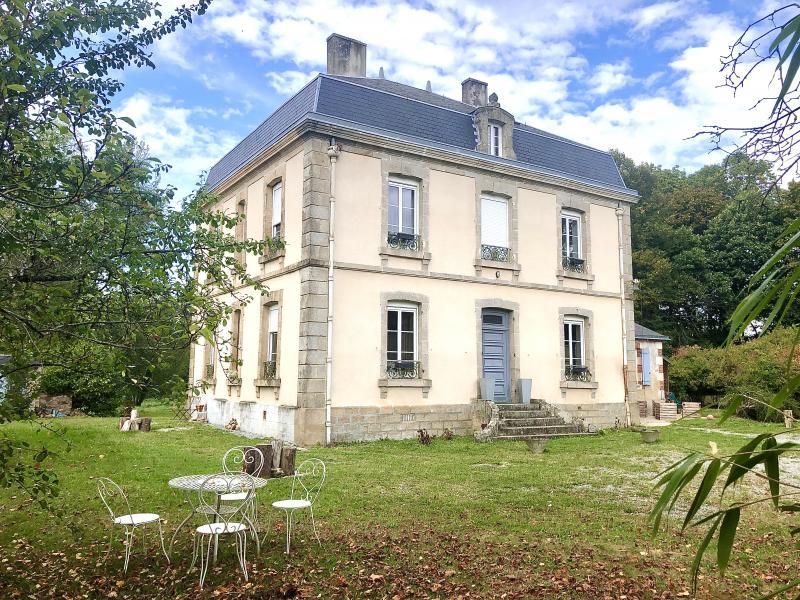 Maison - 200 m² - 8 pièces
