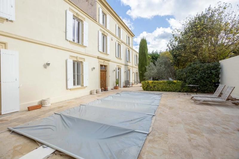 Propriété - 307 m² - 9 pièces