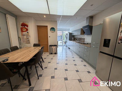 Maison - 96 m² - 4 pièces