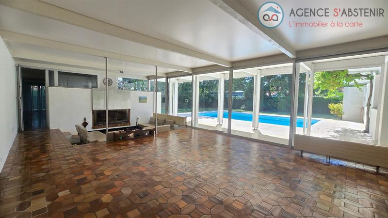 Maison - 252 m² - 7 pièces