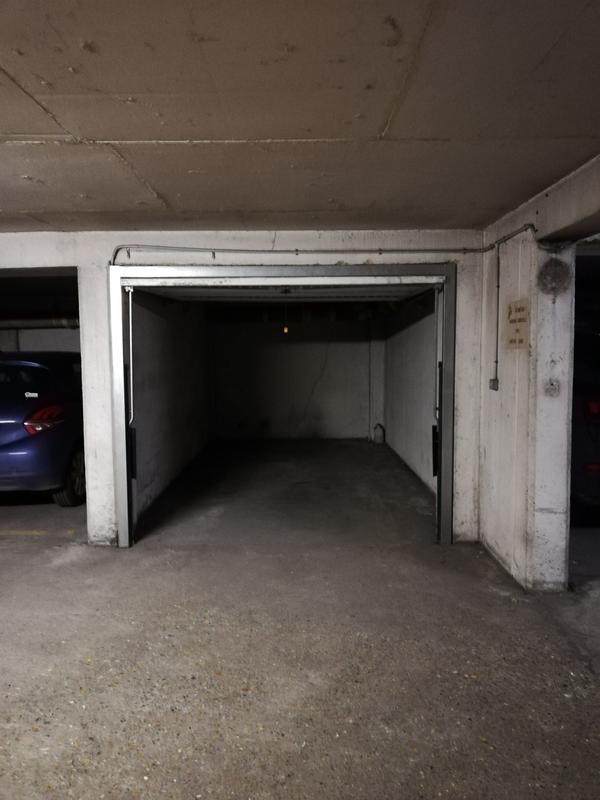 Parking / Garage - 10 m²