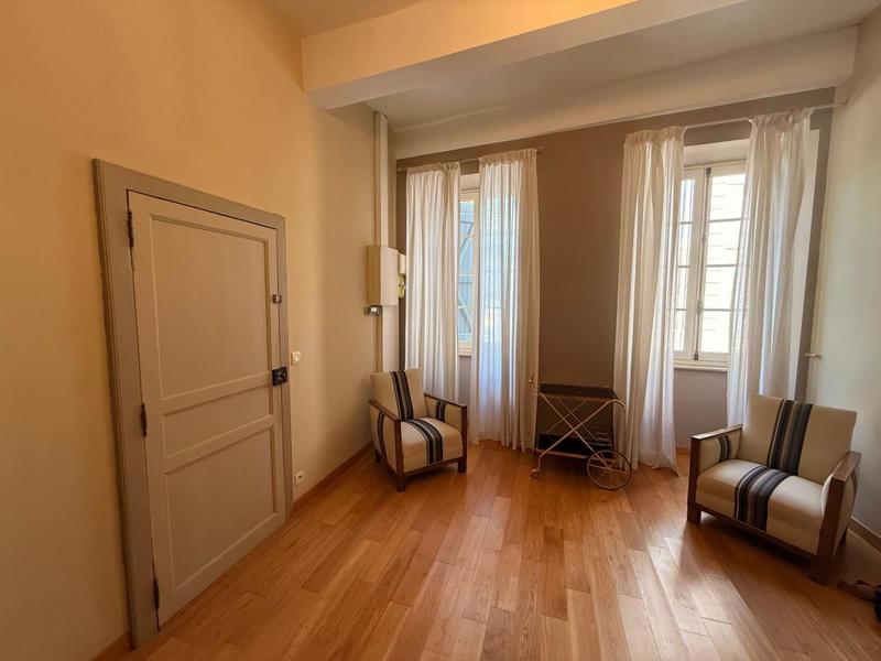 Maison de maîtres - 434 m² - 7 pièces