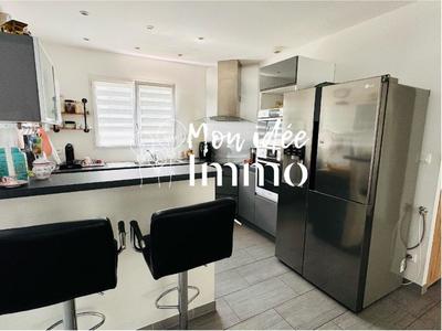 Maison - 95 m² - 5 pièces