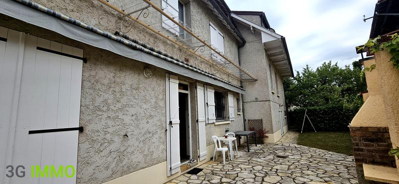 Maison - 304 m² - 10 pièces