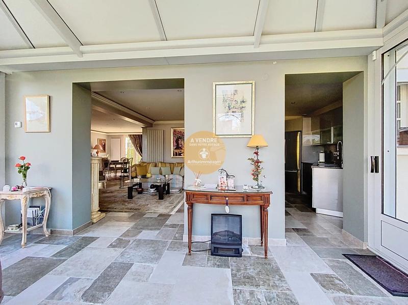 Maison - 181 m² - 7 pièces