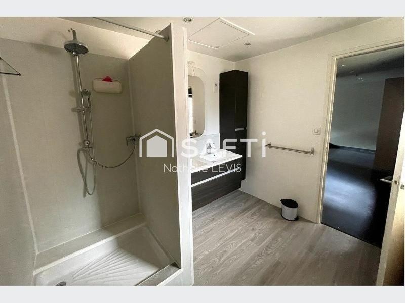 Maison - 223 m² - 6 pièces