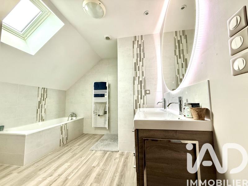 Maison - 143 m² - 6 pièces