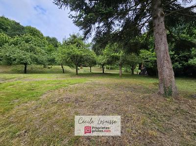 Terrain constructible - 1 477 m²