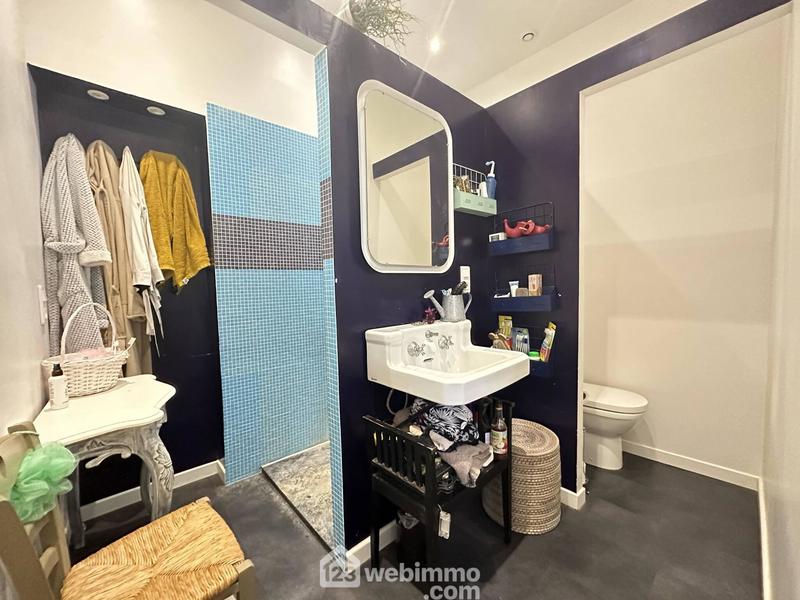 Maison - 214 m² - 9 pièces