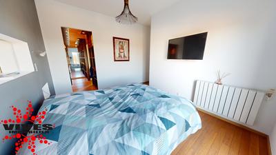 Maison - 210 m² - 8 pièces