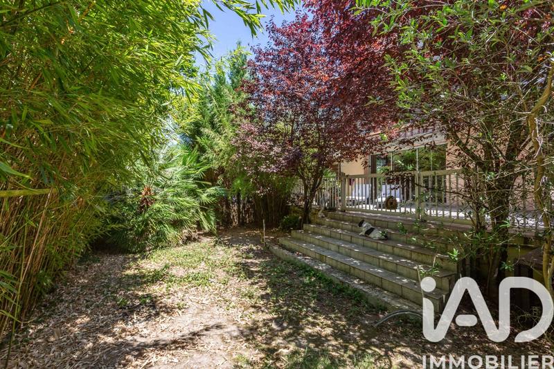 Maison - 440 m² - 9 pièces