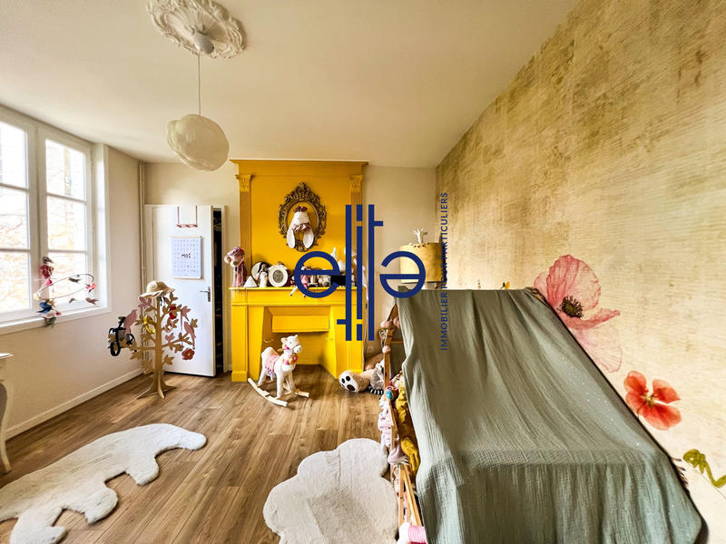 Maison - 238 m² - 6 pièces