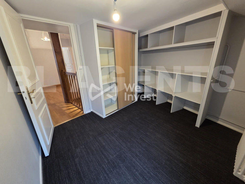 Maison - 202 m² - 8 pièces