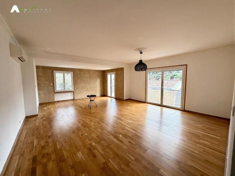 Appartement - 106 m² - 4 pièces