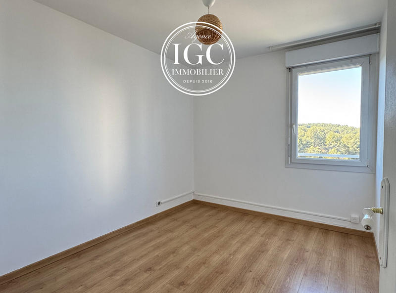 Appartement - 85 m² - 5 pièces