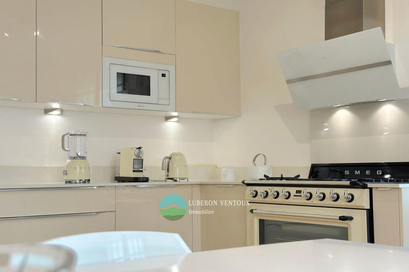 Maison - 255 m² - 9 pièces