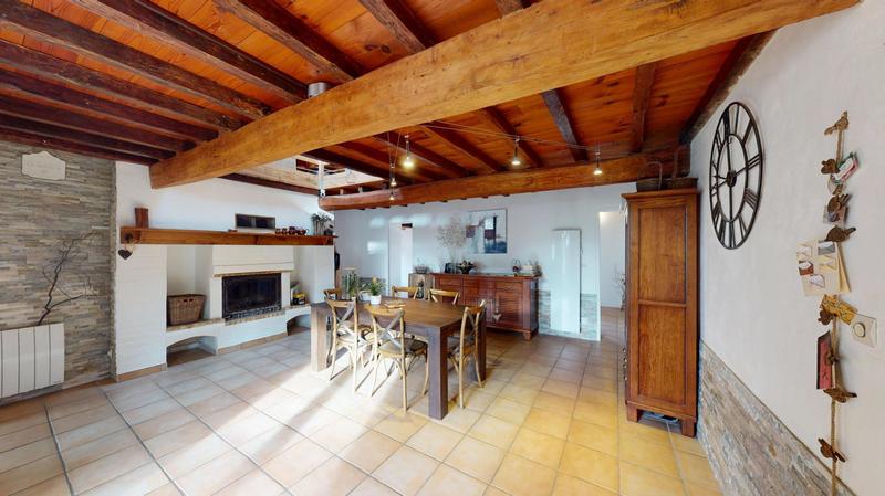 Maison - 273 m² - 9 pièces