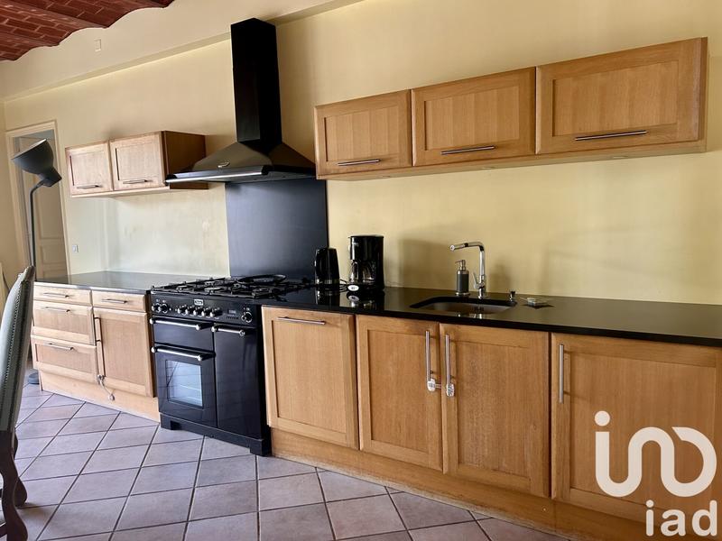 Maison - 235 m² - 7 pièces