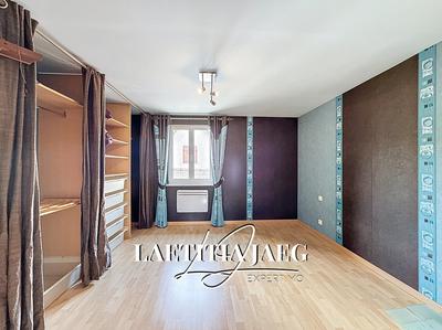 Appartement - 133 m² - 3 pièces