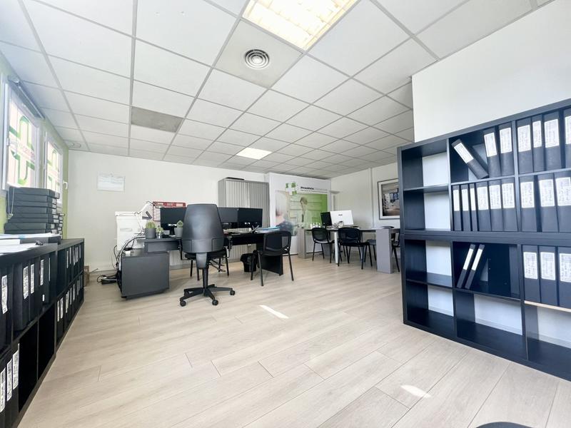 Bureau - 73 m² - 2 pièces