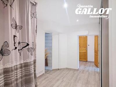 Maison - 192 m² - 11 pièces