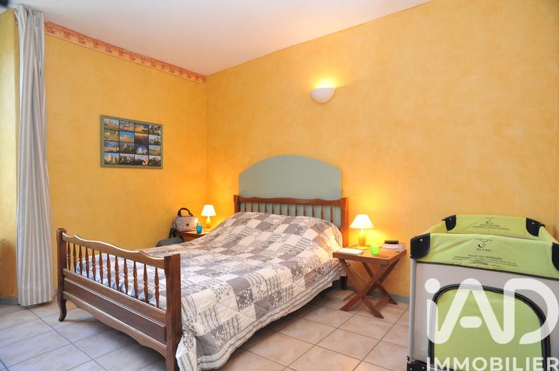 Maison - 340 m² - 9 pièces