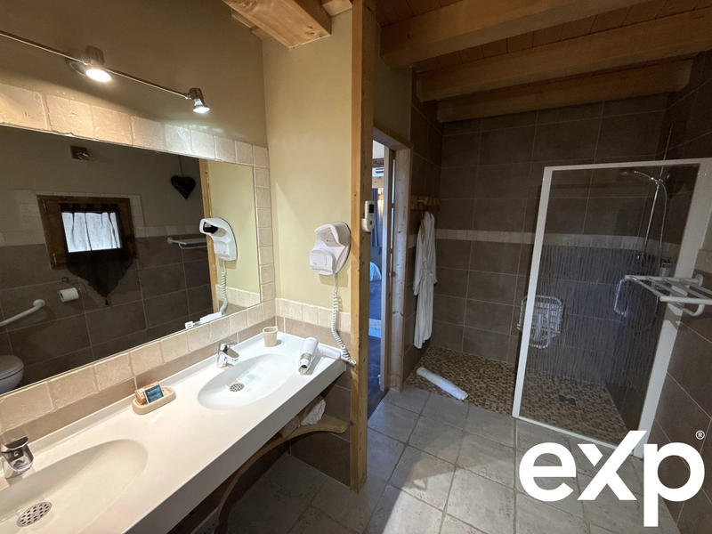 Châlet - 433 m² - 9 pièces