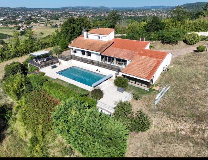 Maison - 199 m² - 5 pièces