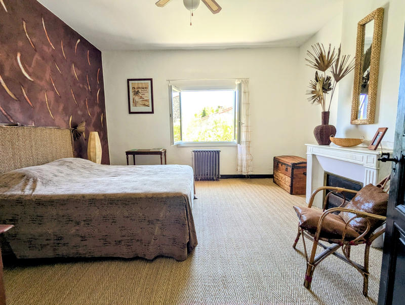 Propriété - 300 m² - 9 pièces