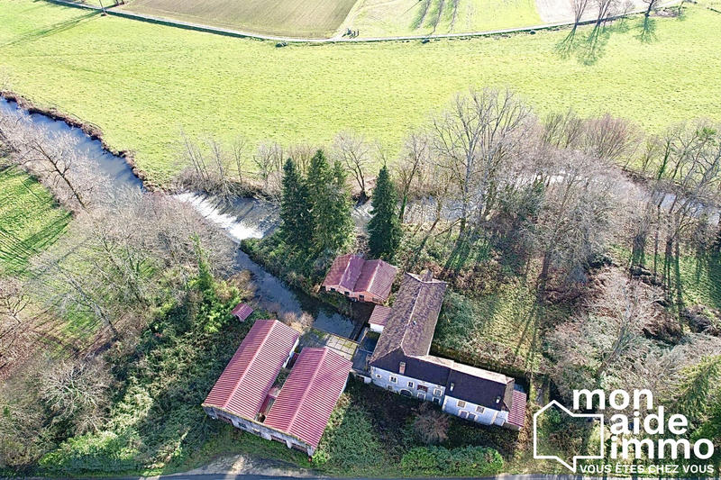 Maison ancienne - 990 m² - 15 pièces
