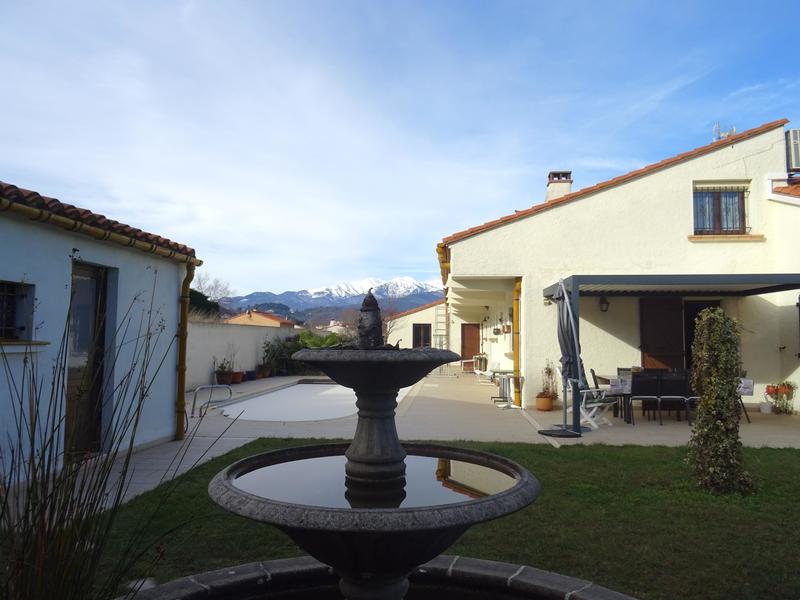 Propriété - 244 m² - 7 pièces