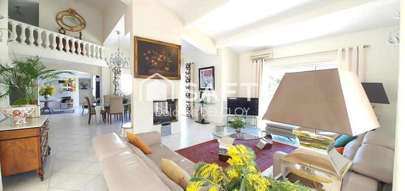 Villa - 202 m² - 7 pièces