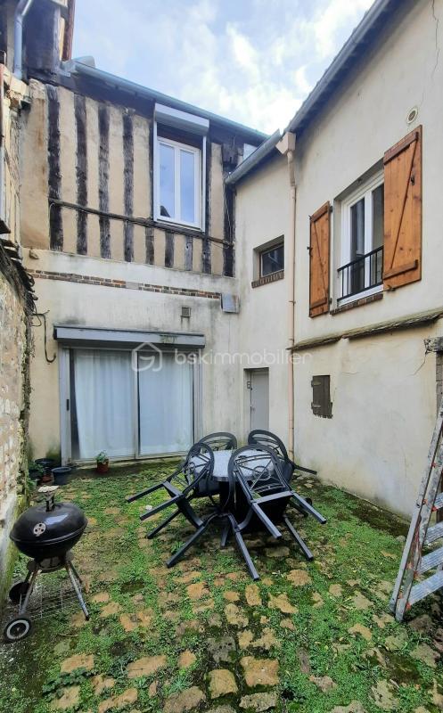 Immeuble - 99 m² - 3 pièces