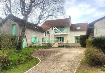 Maison ancienne - 158 m² - 6 pièces