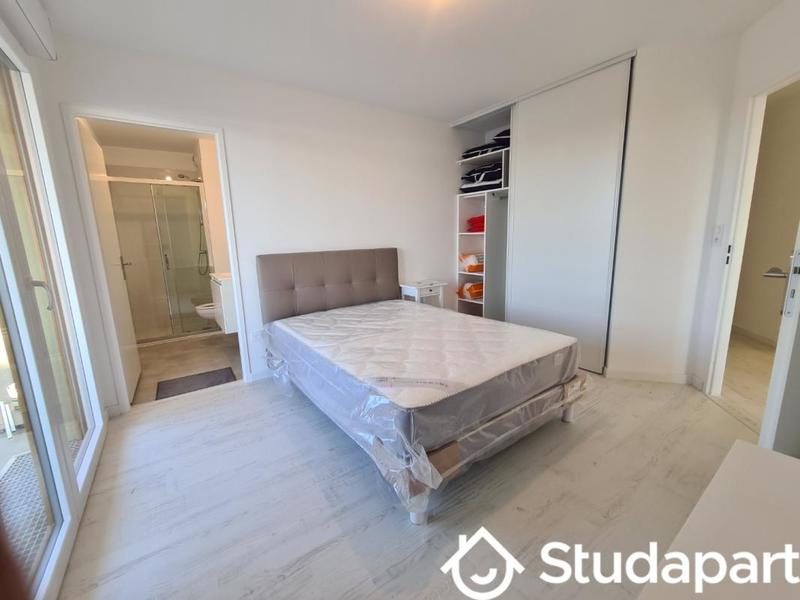 Chambre - 12 m² - 1 pièce