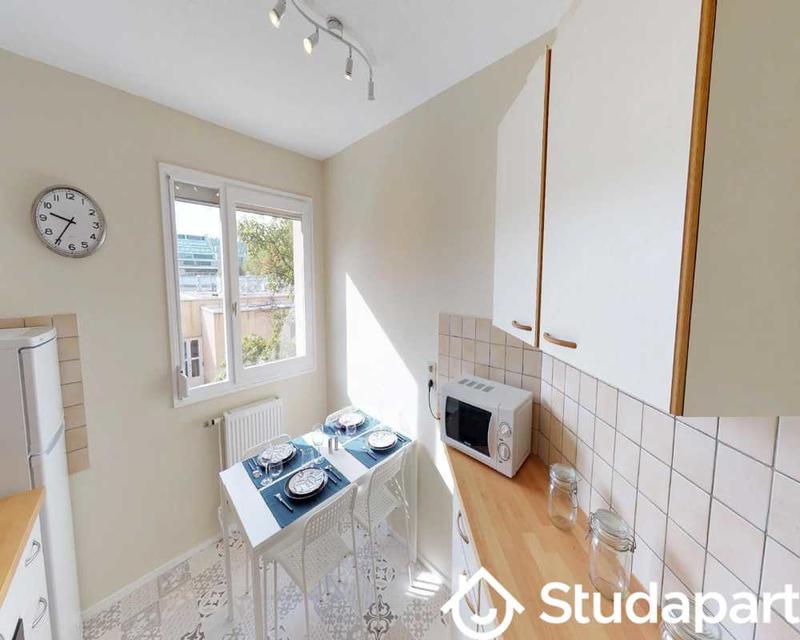 Chambre - 70 m² - 1 pièce