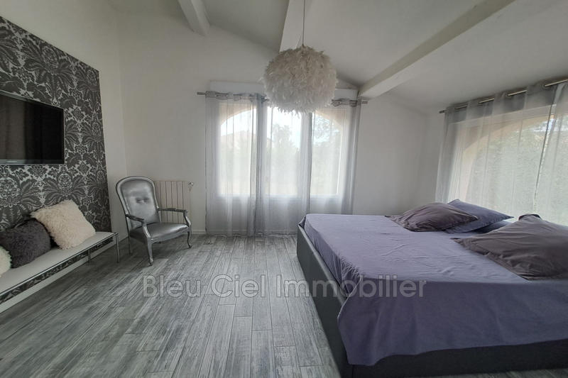 Propriété - 300 m² - 7 pièces