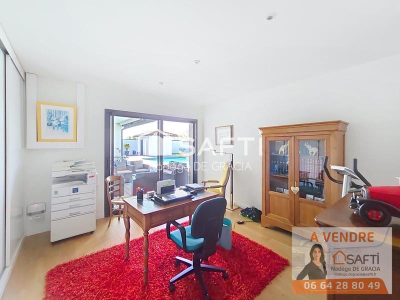 Maison - 265 m² - 6 pièces