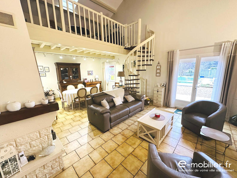 Maison traditionnelle - 145 m² - 5 pièces